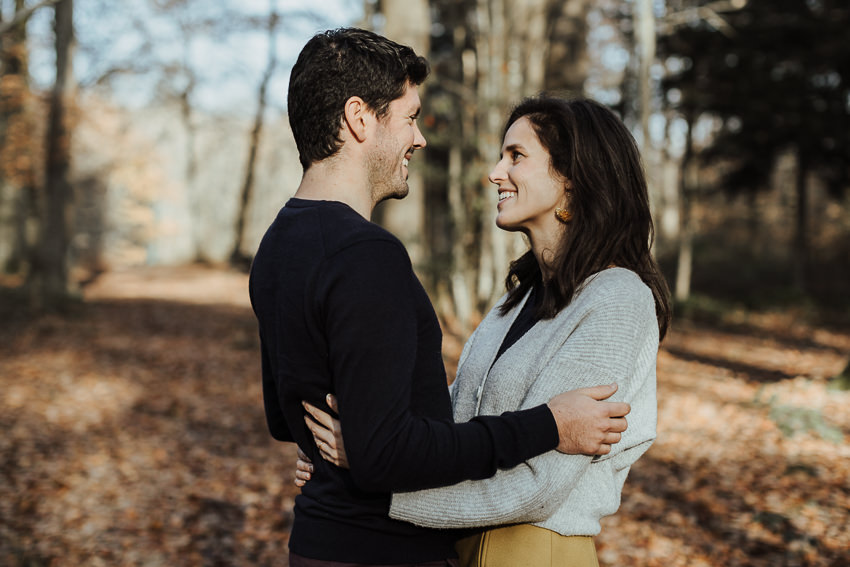 photographe couple reims engagement bois