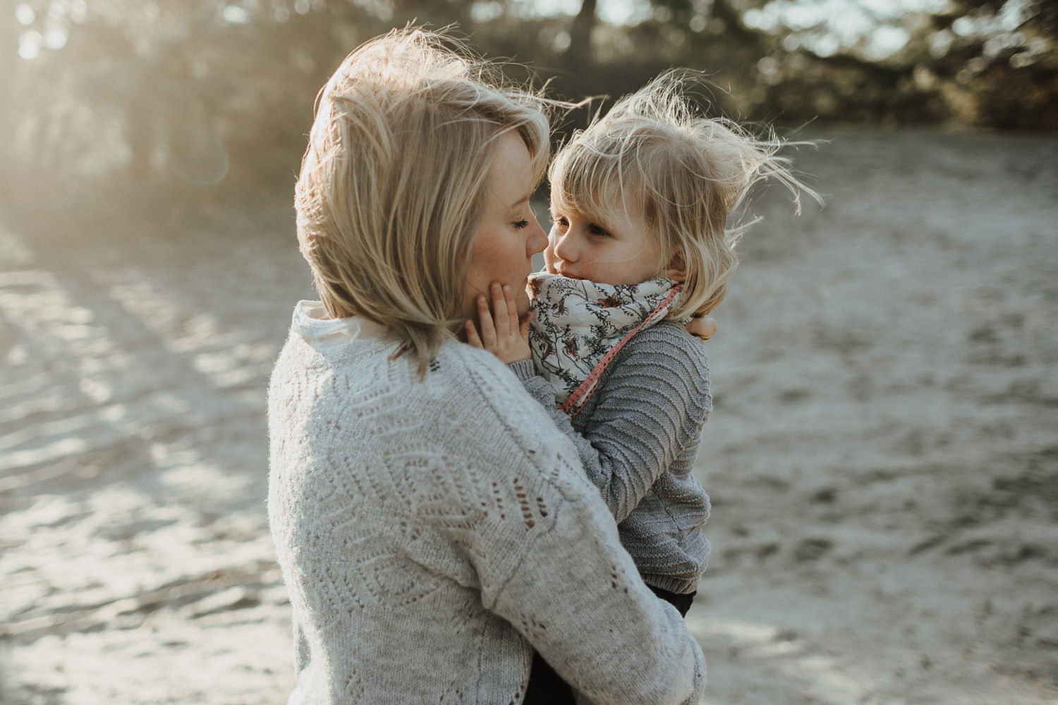 SEANCE GROSSESSE EN FAMILLE ENTRE SABLE ET FORET